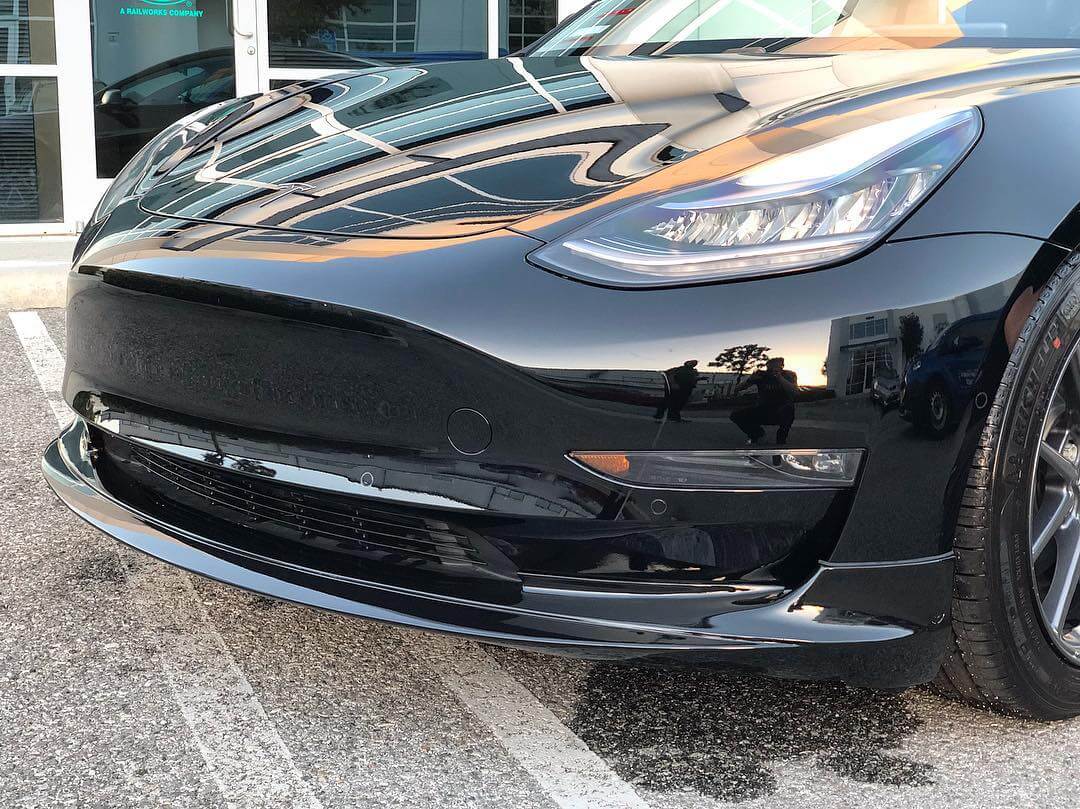 UNPLUGGED PERFORMANCE UP-M3-301-1.1 Передній підспойлер (під фарбування) для TESLA Model 3 Photo-1