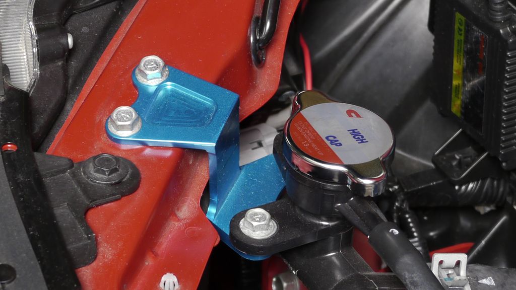 CUSCO 965 730 D Алюмінієва стійка кришки радіатора для TOYOTA GT86, SUBARU BRZ Photo-0