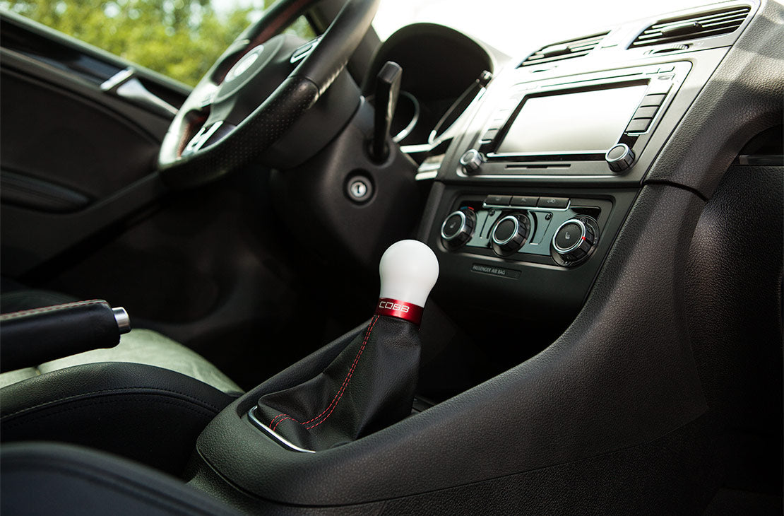 COBB 2V1350-W-RD Ручка VW COBB - біла ручка з червоним Photo-1