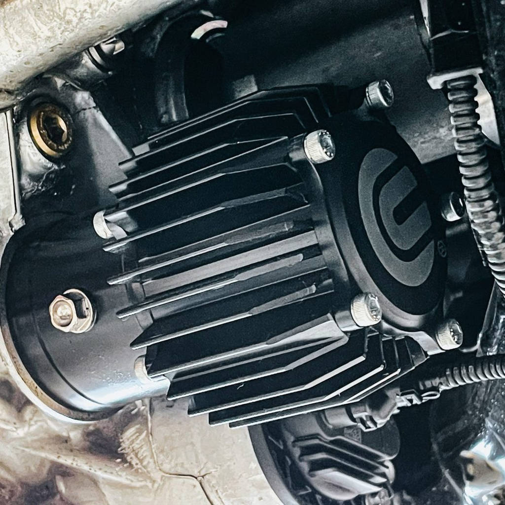 UNPLUGGED PERFORMANCE UP-M3MY-348-1.1 Масляний охолоджувач і магнітний фільтр Enduro Drive Unit, передній привід для TESLA Model 3 / Model Y Photo-10