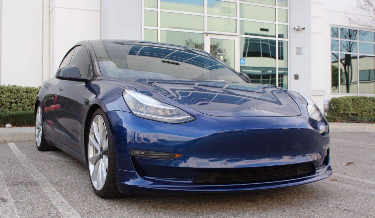 UNPLUGGED PERFORMANCE UP-M3-301-3.1 Передній спойлер, темно-синій для TESLA Model 3 Photo-1