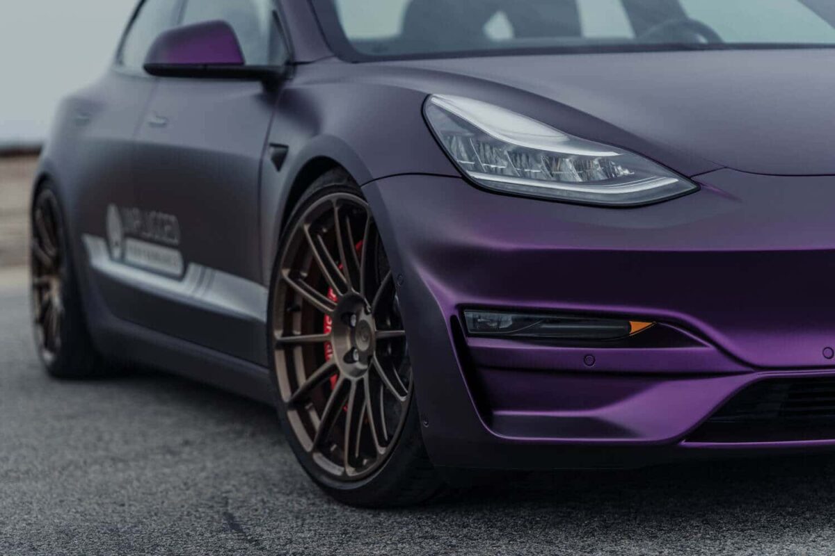UNPLUGGED PERFORMANCE UP-M3-302-5.1 К-т переднього бампера, сріблястий PMNG для TESLA Model 3 Photo-2