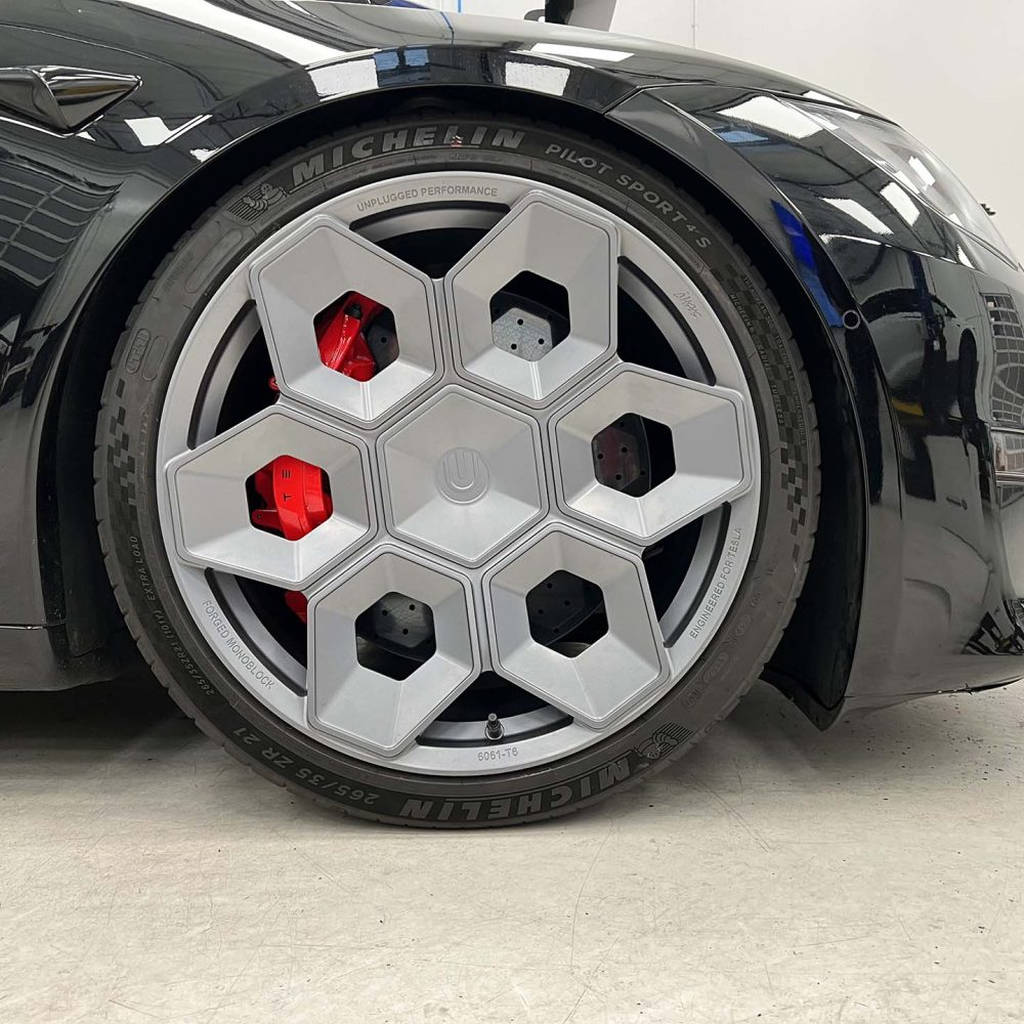 UNPLUGGED PERFORMANCE UP-CYBRHEX-DBL-005 Колісний диск UP CYBRHEX 21x10.5+35 - 5x114.3 / 5x120, Double Drilled, титановий матовий для TESLA Cybertruck / Model Y Photo-15