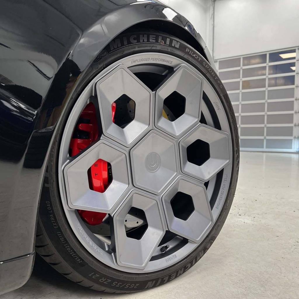 UNPLUGGED PERFORMANCE UP-CYBRHEX-DBL-013 Колісний диск UP CYBRHEX 21x9.5+35 - 5x114.3 / 5x120, Double Drilled, бронзовий матовий для TESLA Cybertruck / Model Y Photo-4