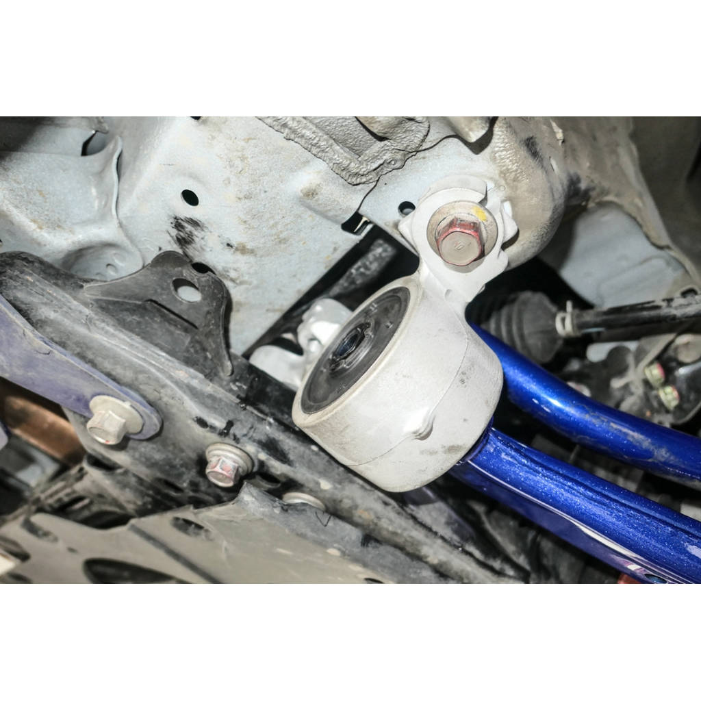 HARDRACE Q0738 Передній нижній важіль (Жорстка гума) - 2 шт для HONDA CR-V '17- Photo-1
