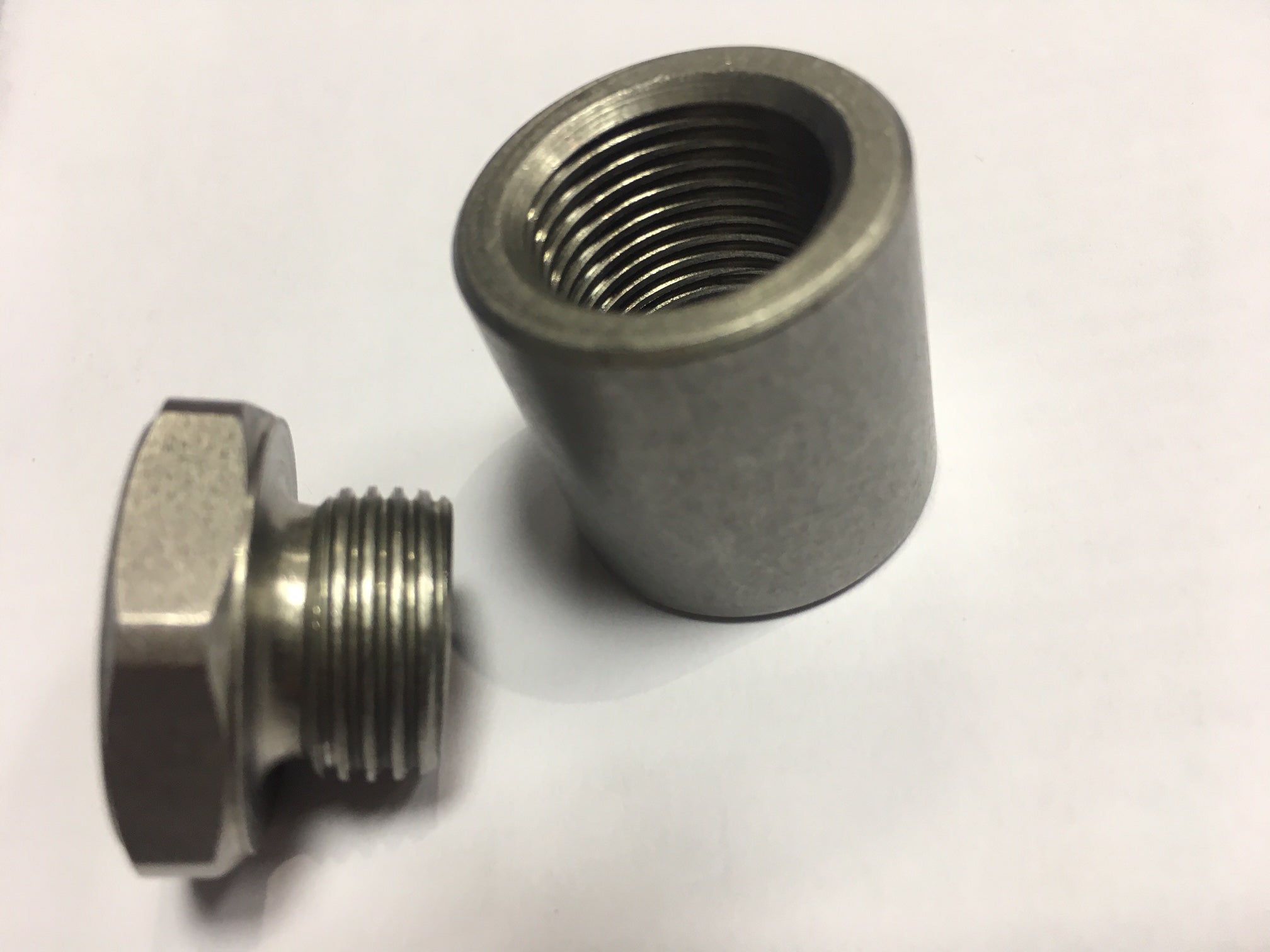 INNOVATE 38380 Гайка 2.5 см з заглушкою для установки лямбда зонда (сталь) Photo-1