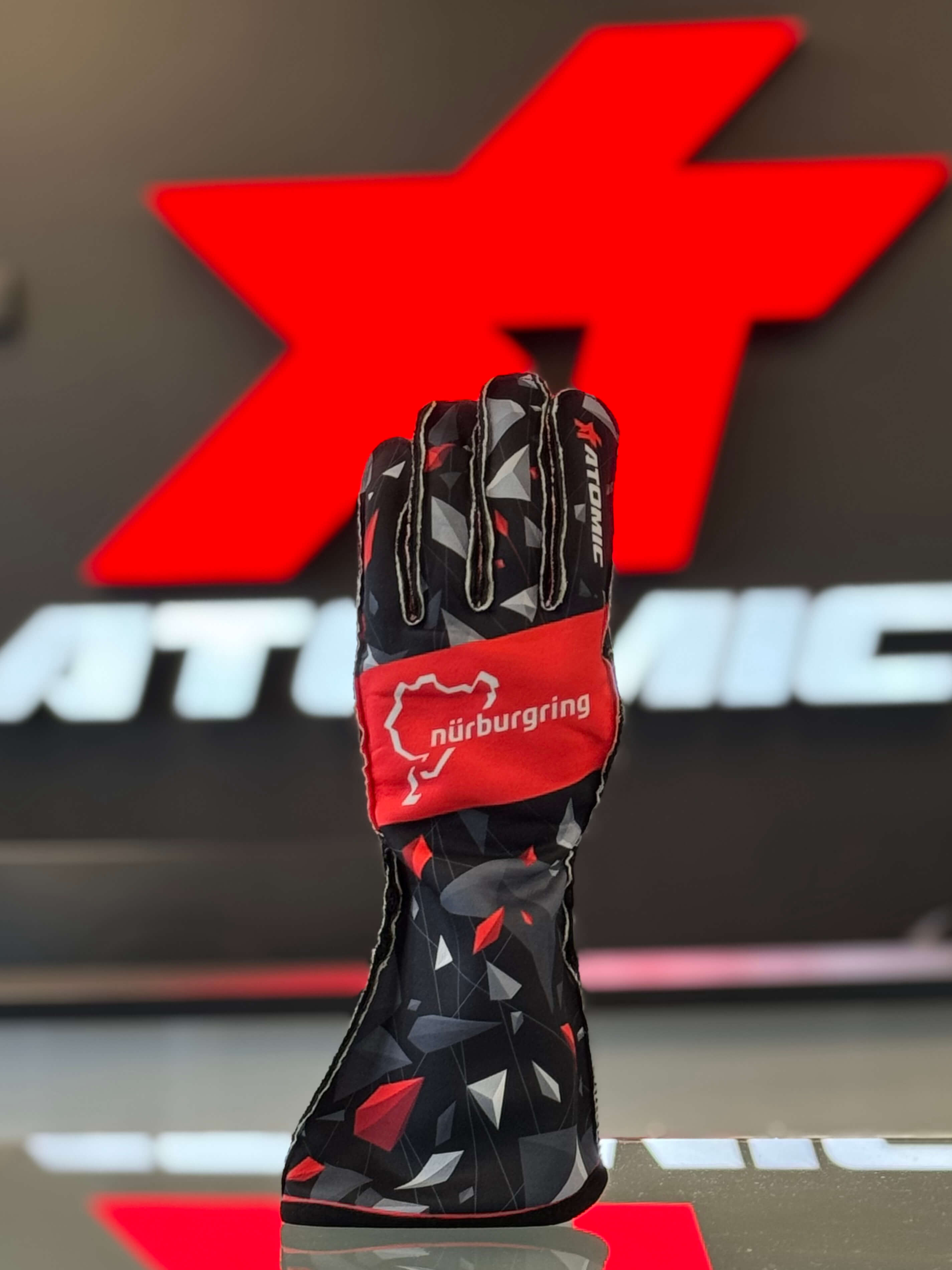 ATOMIC R82-500-L Гоночні рукавички Atomic Nürburgring Edition FIA 8856-2018 чорний/червоний Розмір L (Офіційно ліцензований продукт Nürburgring) Photo-0