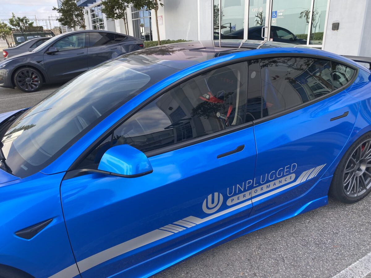 UNPLUGGED PERFORMANCE UP-M3-347-1.1 Переднє лобове скло, лексан (економія 18,5 фунтів, 20 фунтів) для TESLA Model 3 Photo-0