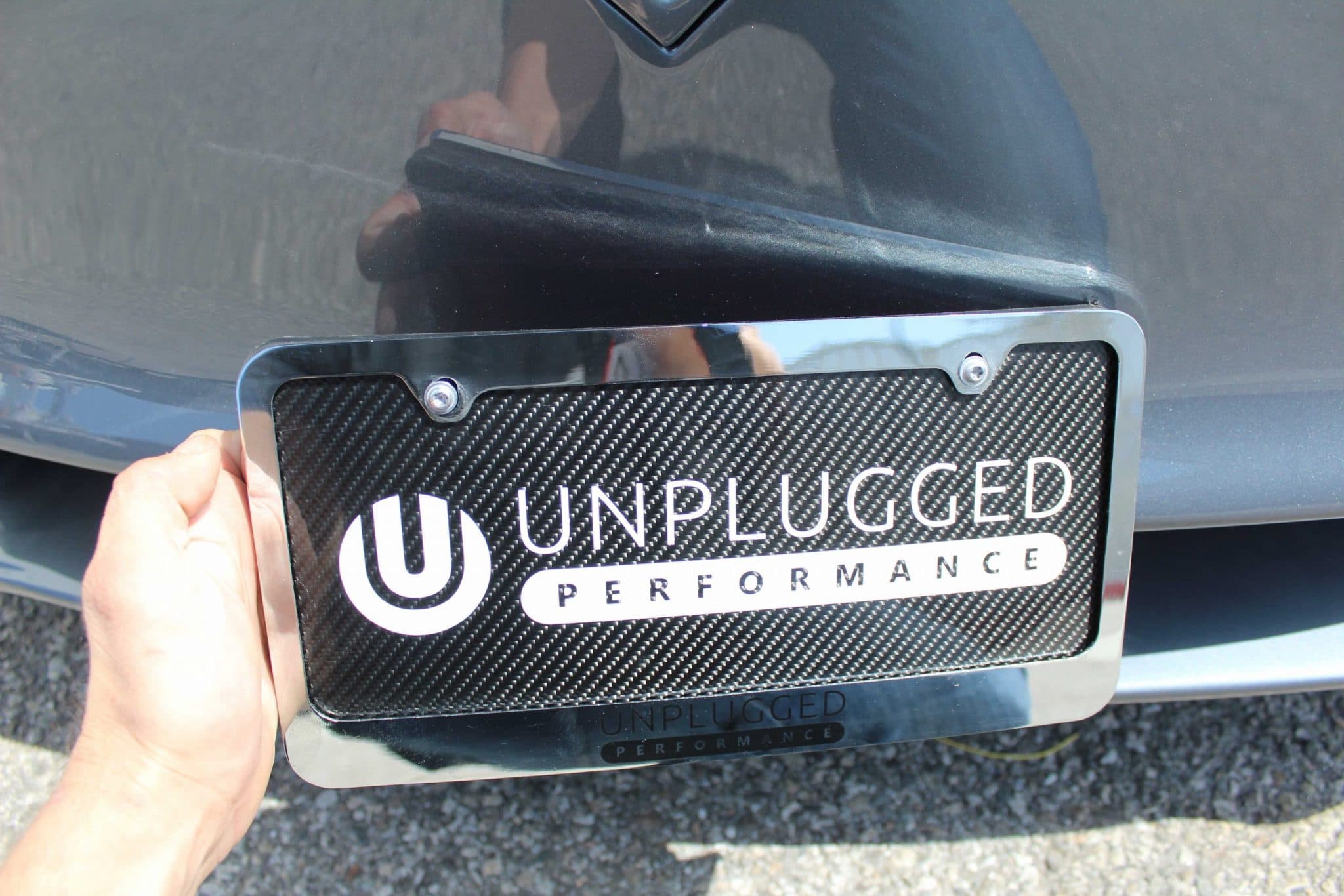 UNPLUGGED PERFORMANCE UP-M3-302-2.1 Магнітний тримач номерного знака для TESLA Model 3 Photo-0