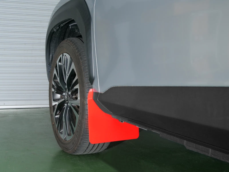 CUSCO 1C9 851 FR Бризковики передні (червоні) для TOYOTA Yaris Cross 2020- Photo-1