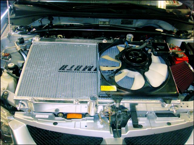 MISHIMOTO MMRAD-EVO-01 Радіатор охолодження алюмінієвий MITSUBISHI EVO 7/8/9 (МКПП) Photo-1