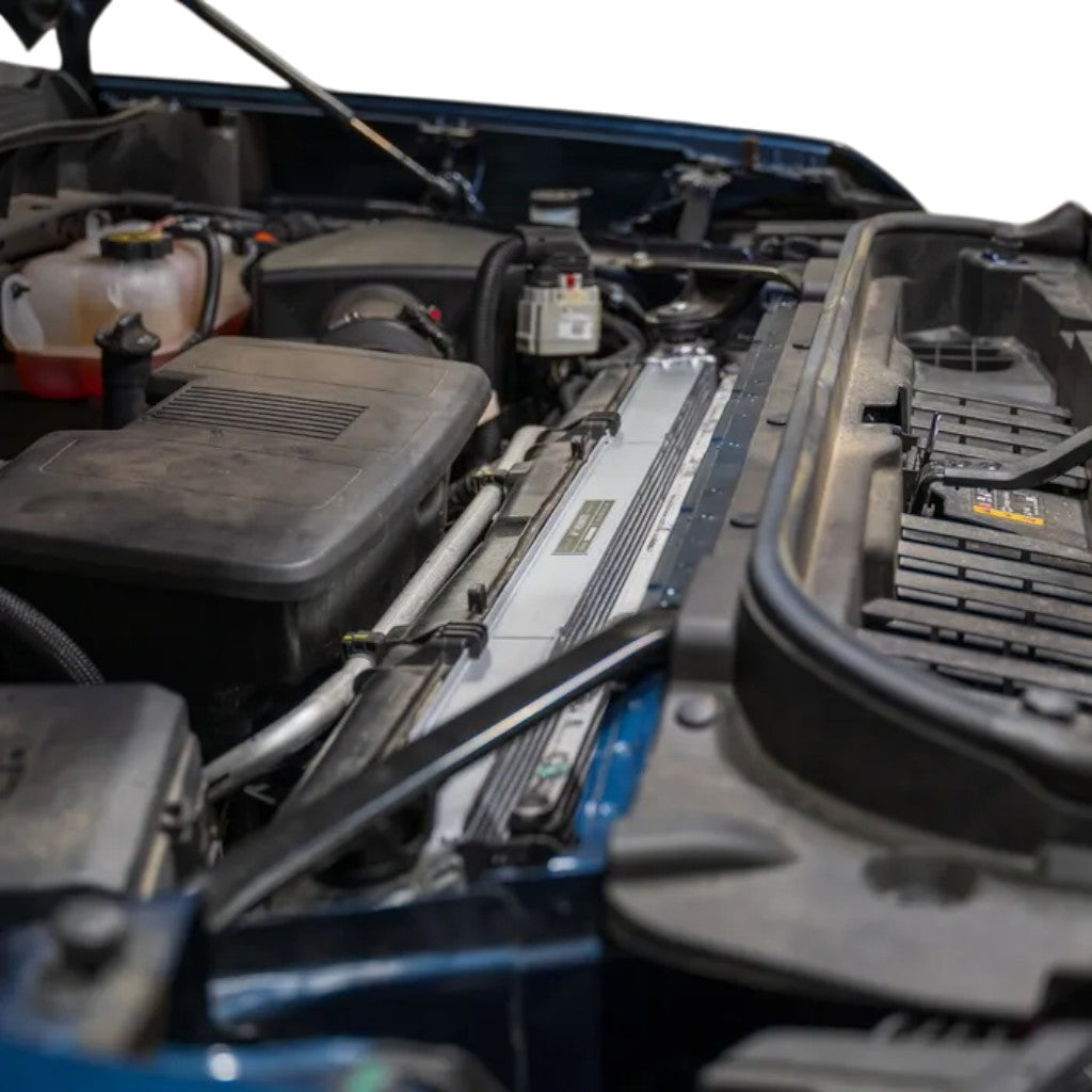 MISHIMOTO MMRAD-T1-19 Алюмінієвий радіатор для CHEVROLET Silverado 1500 / 1500 LTD / GMC Sierra 1500 / 1500 LTD (T1 / GMT1 / K2 / K2XX) Photo-1