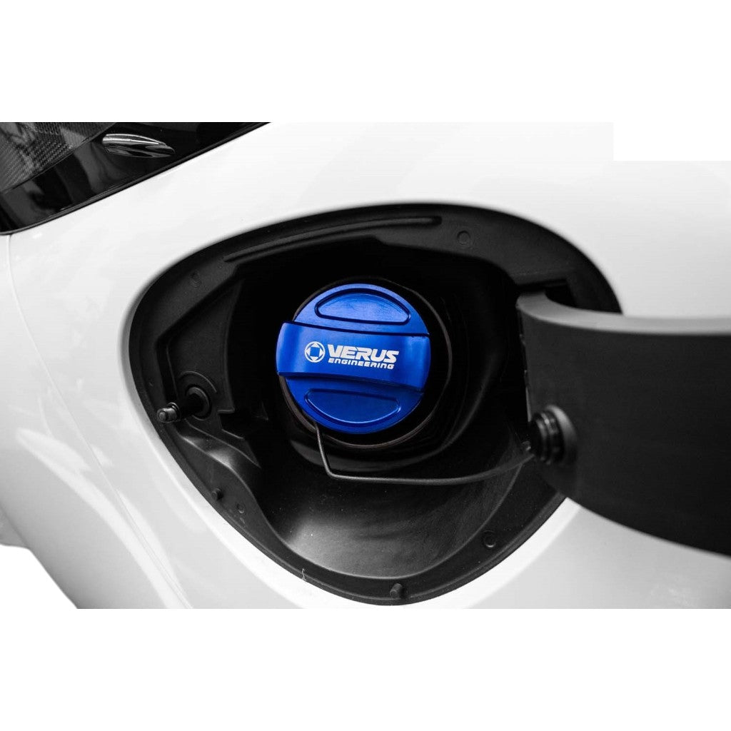 VERUS ENGINEERING A0571A-BLU Кришка паливного бака, блакитний для SUBARU WRX (VB) Photo-1