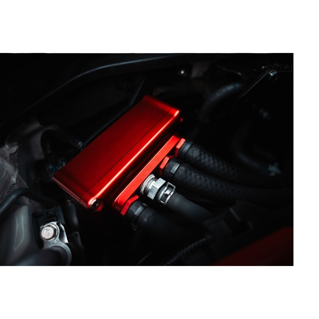 VERUS ENGINEERING A0677A-RED Комплект повітряно-масляного сепаратора,червоний для HONDA Civic Type R (FL5) Photo-1