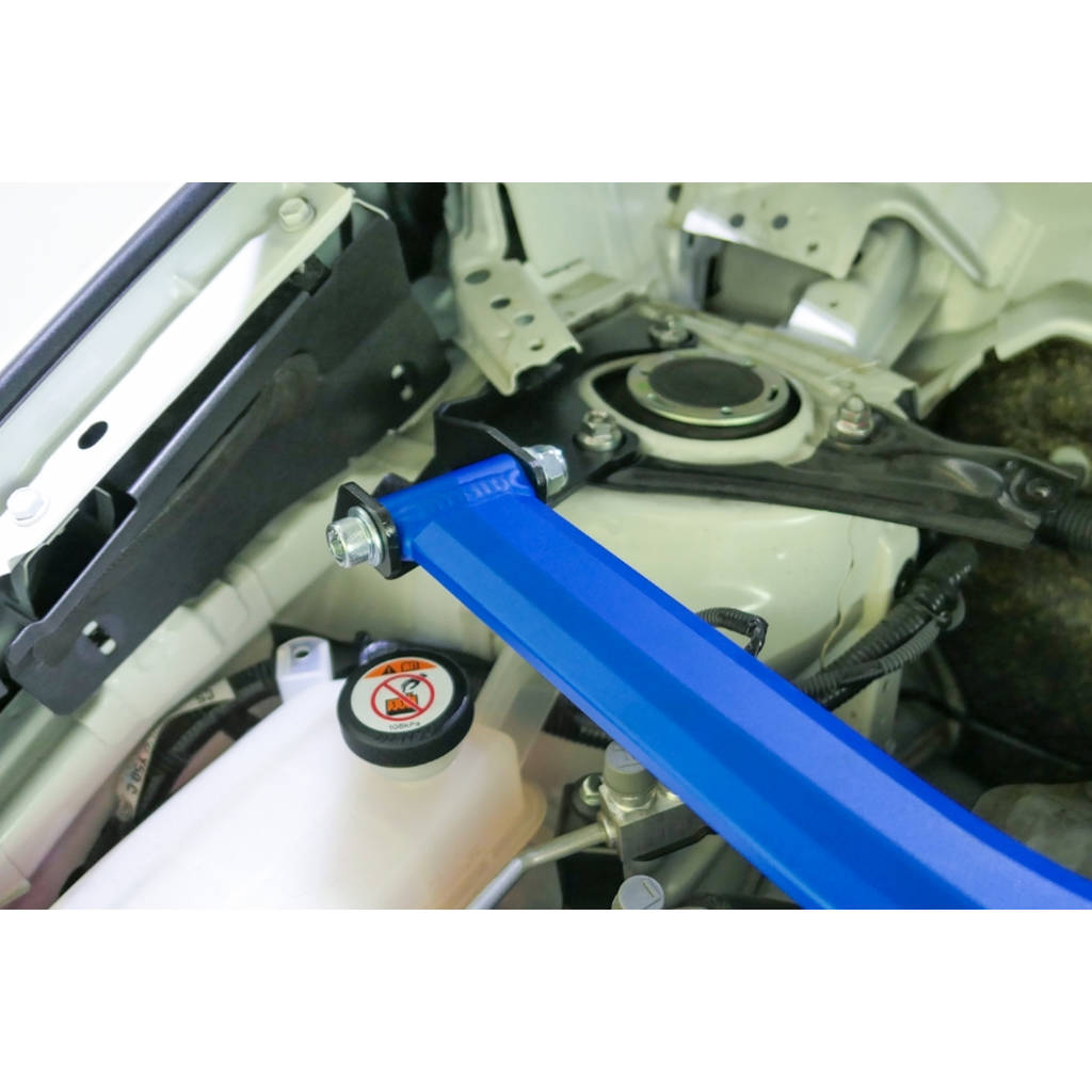HARDRACE Q0500 Кронштейн передніх стійок TOYOTA PRIUS ALPHA '12- Photo-4 