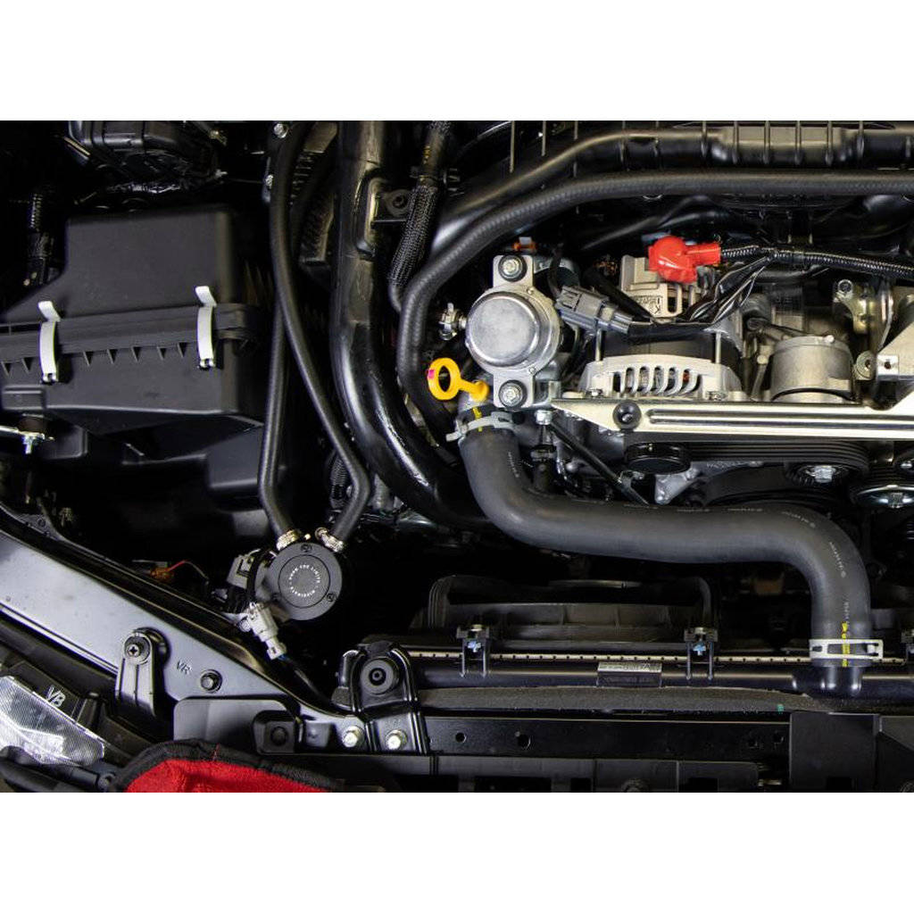 MISHIMOTO MMBCC-WRX-15PBE Масляний уловлювач з перегородками, боковий PVC для SUBARU WRX 2015-2016 Photo-4 