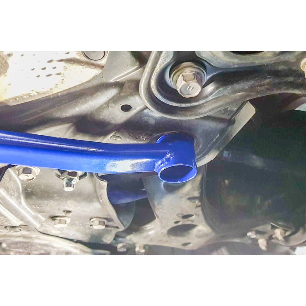 HARDRACE Q0501 Передній нижній кронштейн для TOYOTA PRIUS ALPHA ZVW40 12- Photo-3 