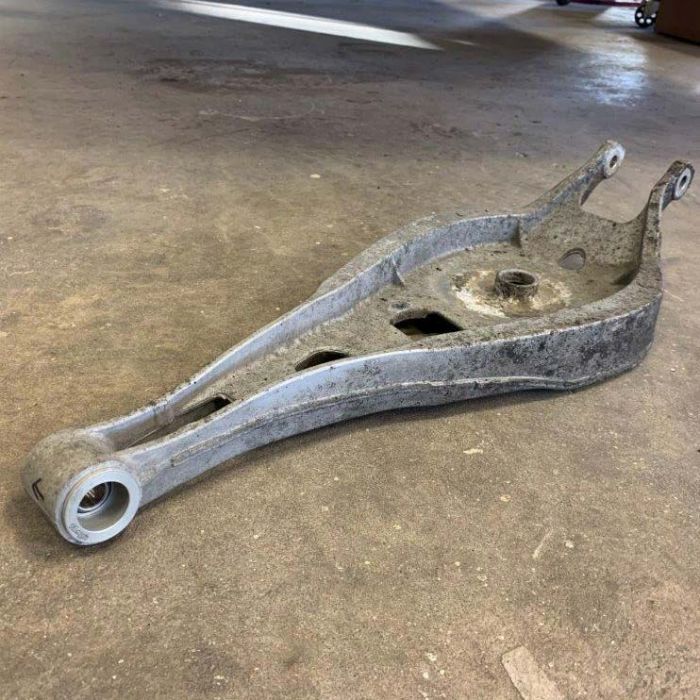MILLWAY 90327 Втулка важеля підвіски внутрішня верхня задня для BMW E36 / E46 / Z4 Photo-1 