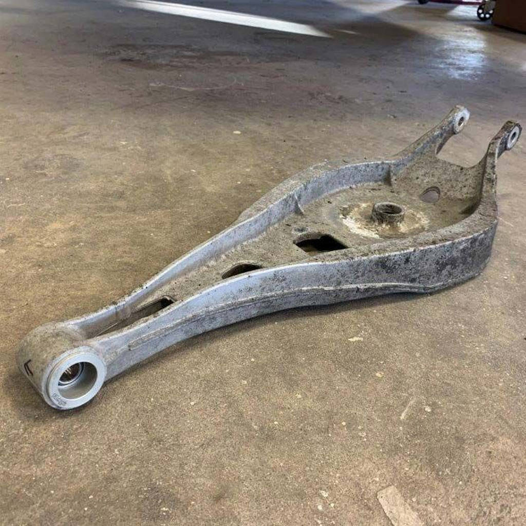 MILLWAY 90327 Втулка важеля підвіски внутрішня верхня задня для BMW E36 / E46 / Z4 Photo-1 