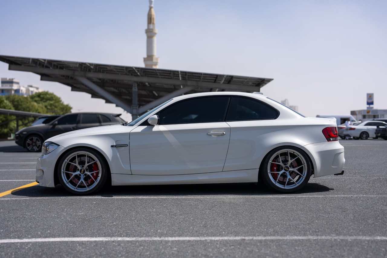 Стильна BMW 1M E82 ідеальний баланс між стоком та легким тюнінгом| ATOMIC-SHOP
