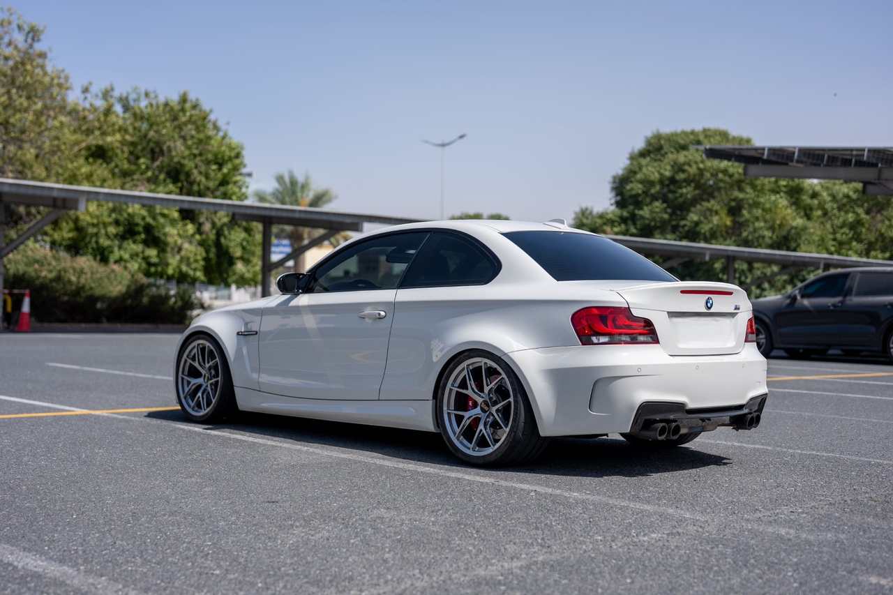 Двигун N54 з подвійним турбонаддувом під капотом BMW 1M E82 — легендарна рядна «шістка»| ATOMIC-SHOP
