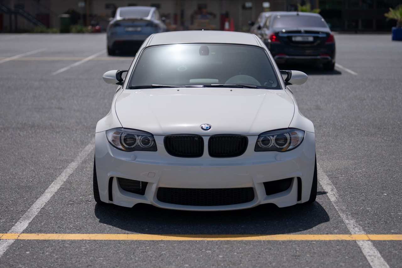 Легендарна BMW 1M E82 із комплексним трековим тюнінгом екстер’єру| ATOMIC-SHOP
