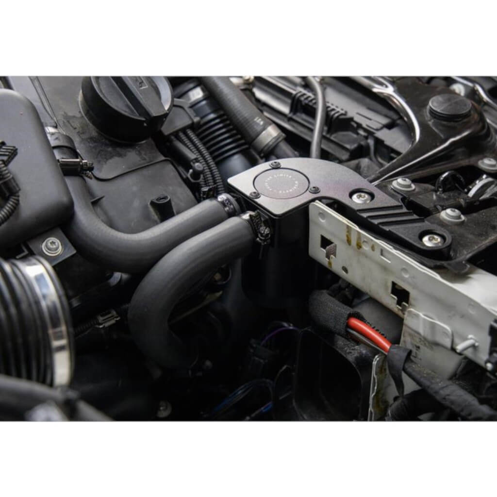 MISHIMOTO MMBCC-F80-15P Маслоуловлювач чорний для BMW M3 / M4 (F80 / F82 / F83) 2015–2020 Photo-4 