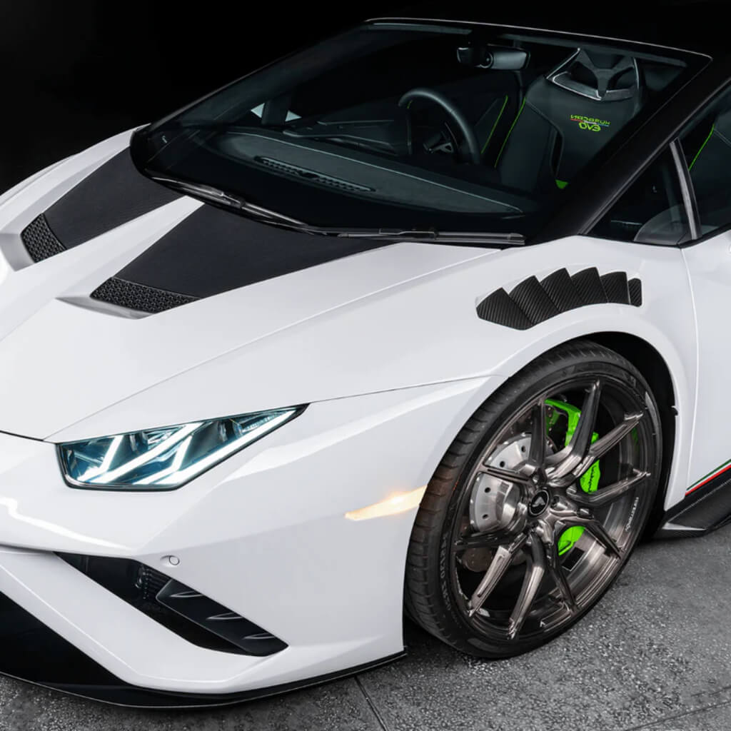 VORSTEINER 0940LOV Передні крила з вентиляційними отворами NOVARA EDIZIONE (глянцевий карбон) для LAMBORGHINI Huracan LP610-4 / LP580-2 Photo-1 